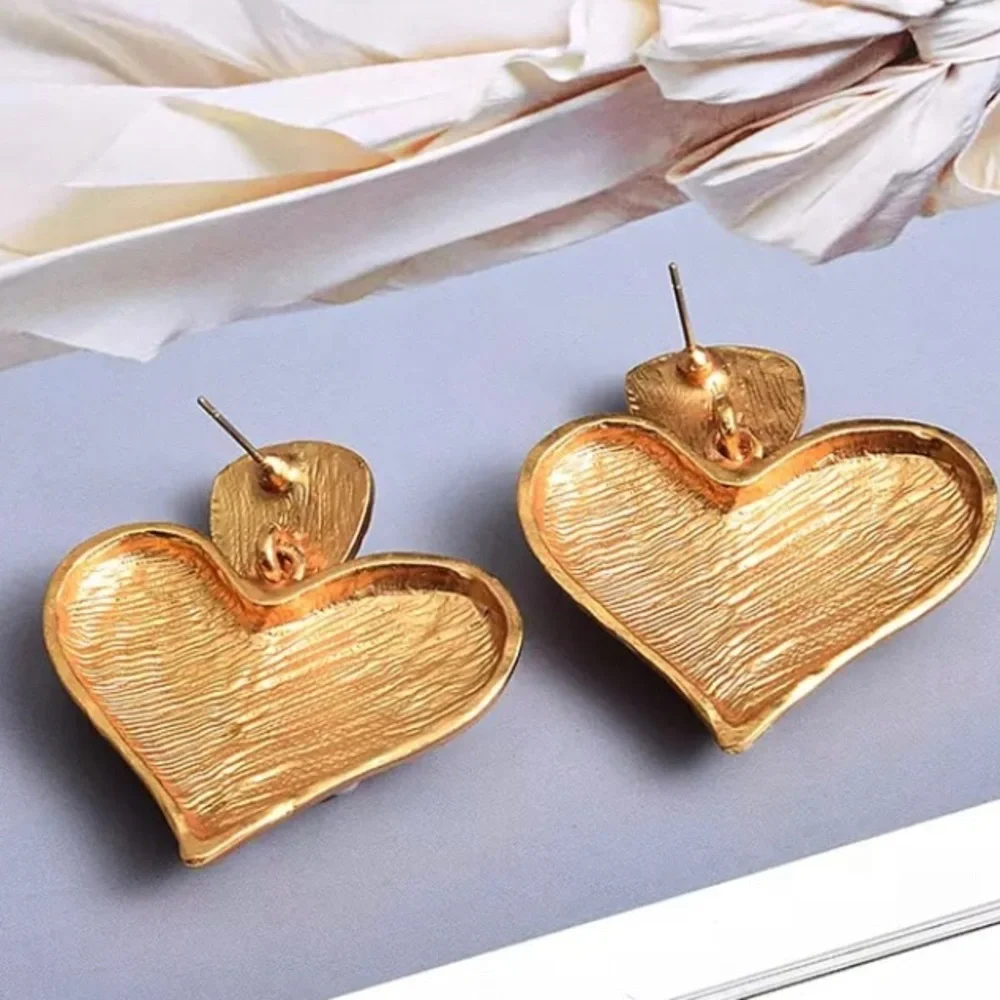NWOT Heart earrings with simulated pearls Valentine’s Day
